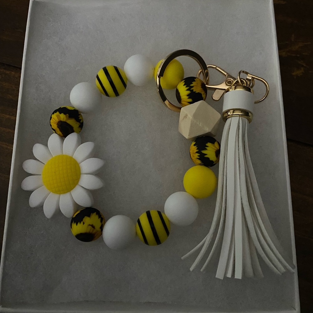 Daisy Keychain